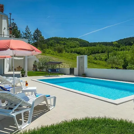 Cozy In With House A Panoramic View Motovun